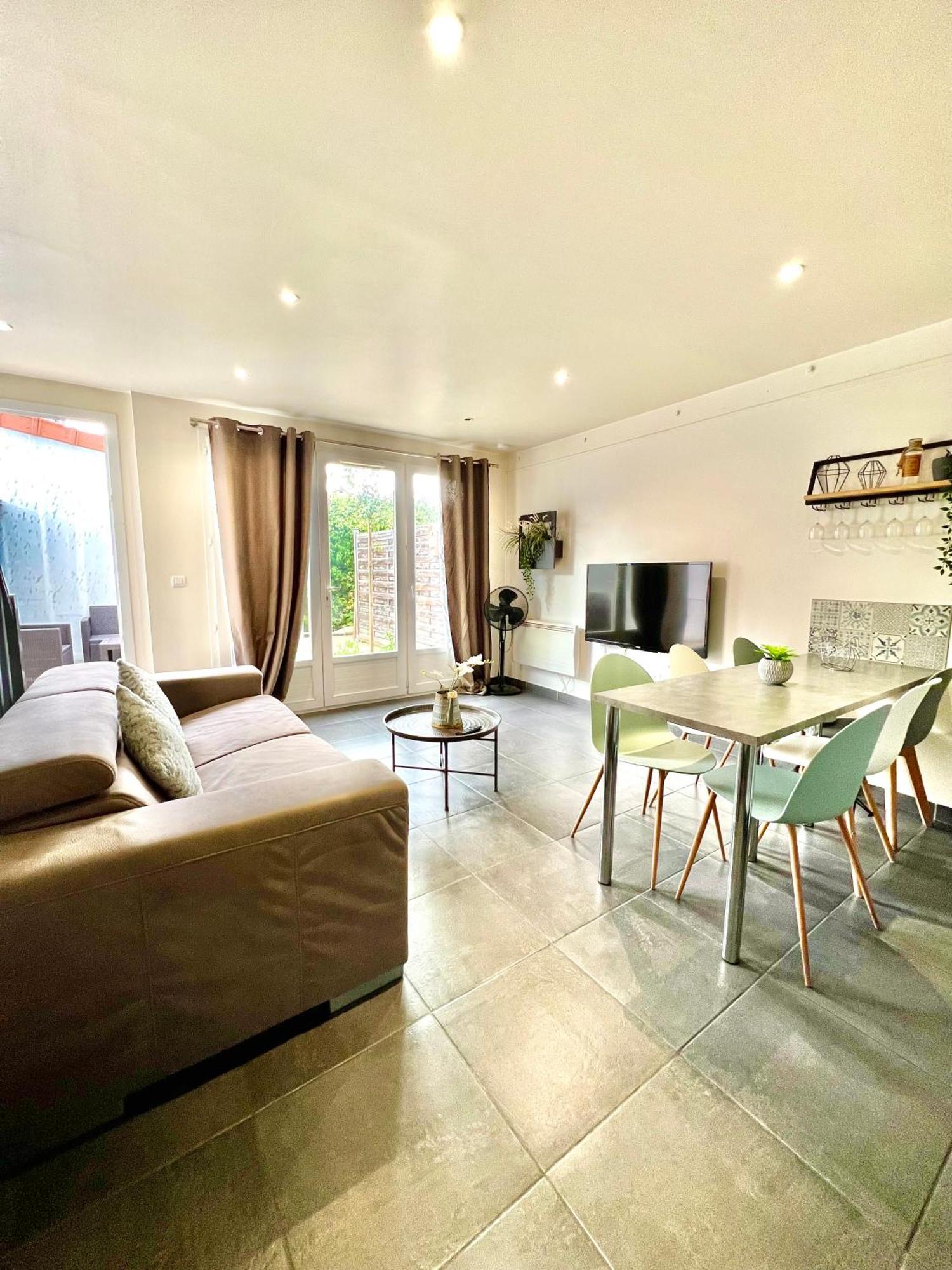 Fabulous Apartment Ac Lovely Terrace 10 Min Paris ヴィトリー・シュル・セーヌ エクステリア 写真
