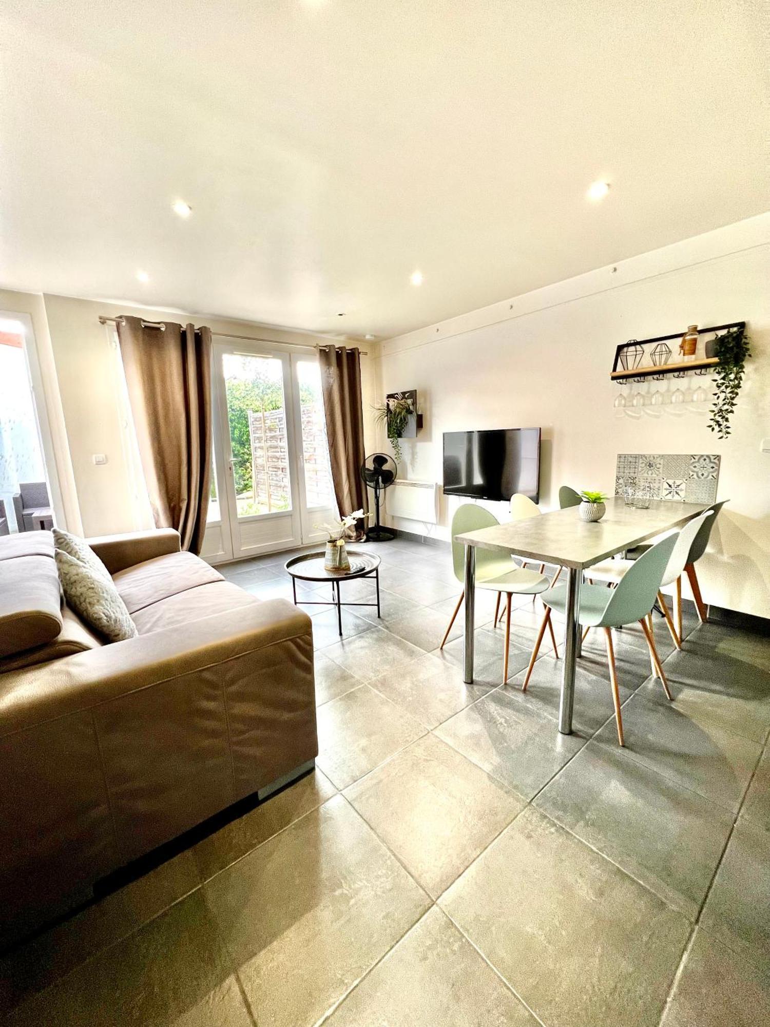 Fabulous Apartment Ac Lovely Terrace 10 Min Paris ヴィトリー・シュル・セーヌ エクステリア 写真